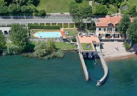 Sleeps 4 Pool Apartment Meina