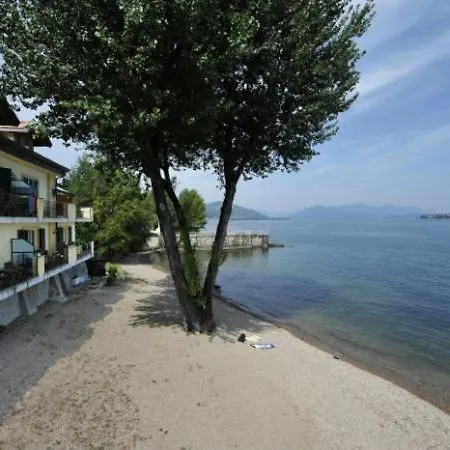 Sleeps 4 Pool Apartment *