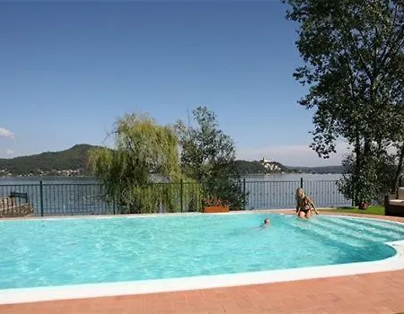 Sleeps 4 Pool *