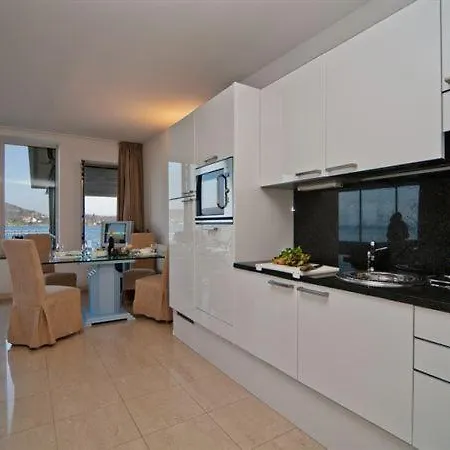 Sleeps 4 Pool Meina
