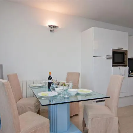 Sleeps 4 Pool Apartment Meina